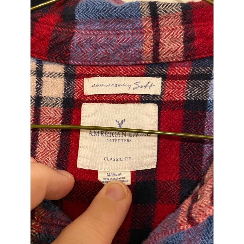 American Eagle Ahh-Mazingly Soft Plaid Button Down‎ Size Medium Red Blue - Picture 2 of 3